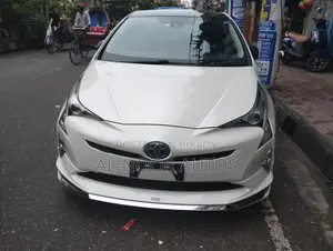 Toyota Prius 2018 Pearl