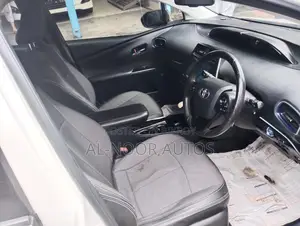Toyota Prius 2018 Pearl