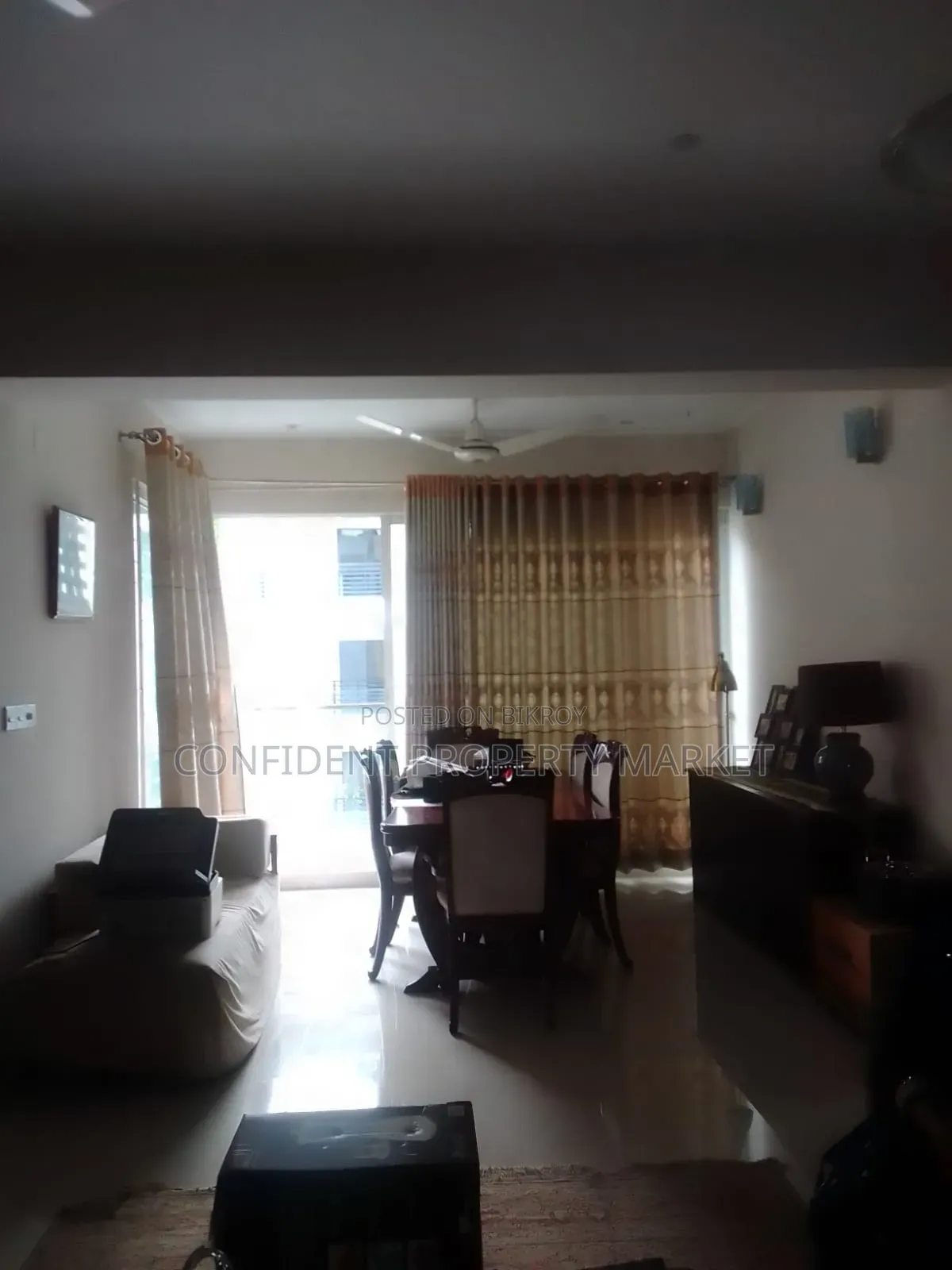 গুলশানে ভাড়ার জন্য আসবাবপত্রসহ ৩ বেডরুমের অ্যাপার্টমেন্ট