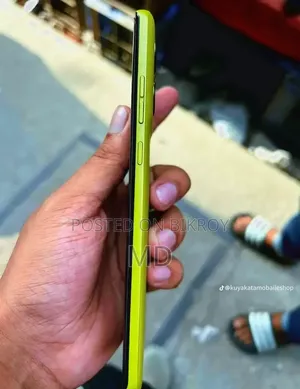 Motorola Moto G85 128 GB Yellow
