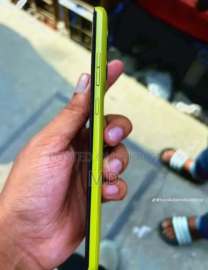 Motorola Moto G85 128 GB Yellow