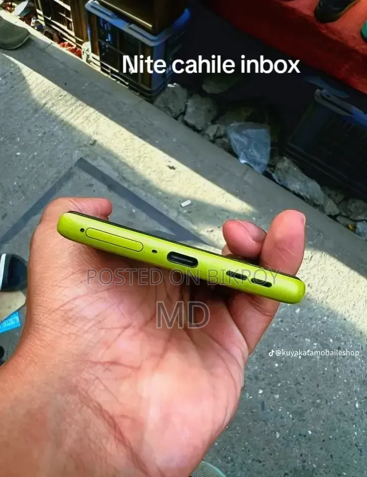 Motorola Moto G85 128 GB Yellow