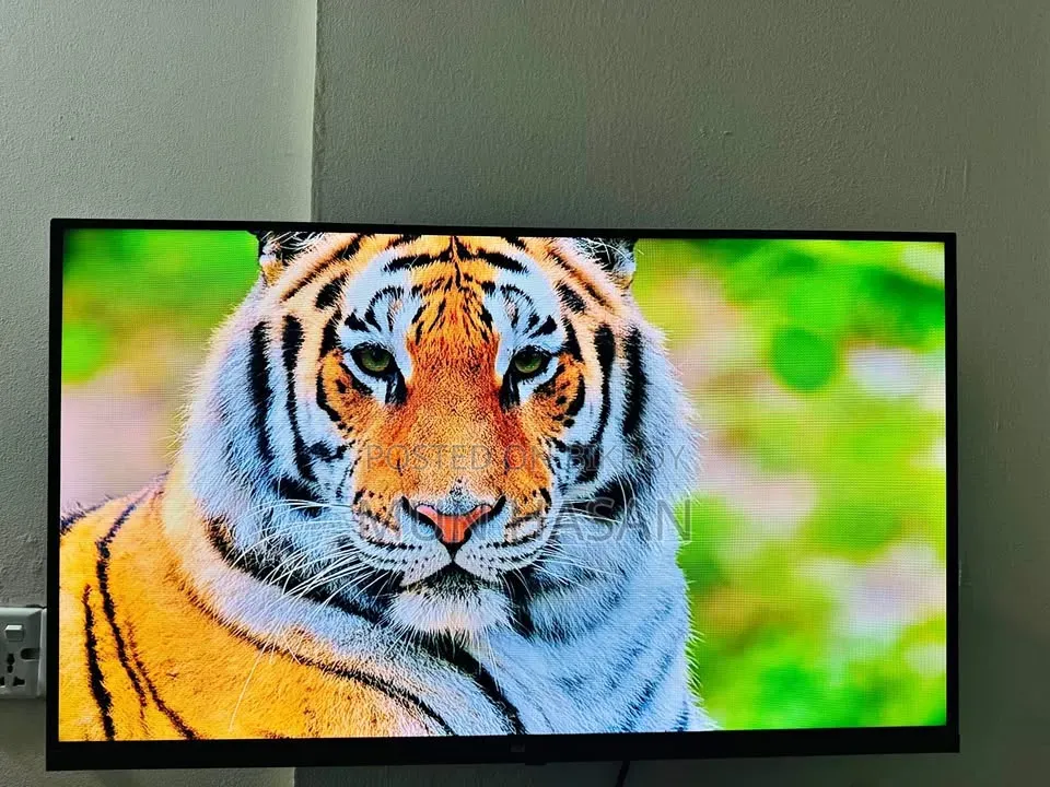 LG Eco Plus 32" Smart LED Slim TV
