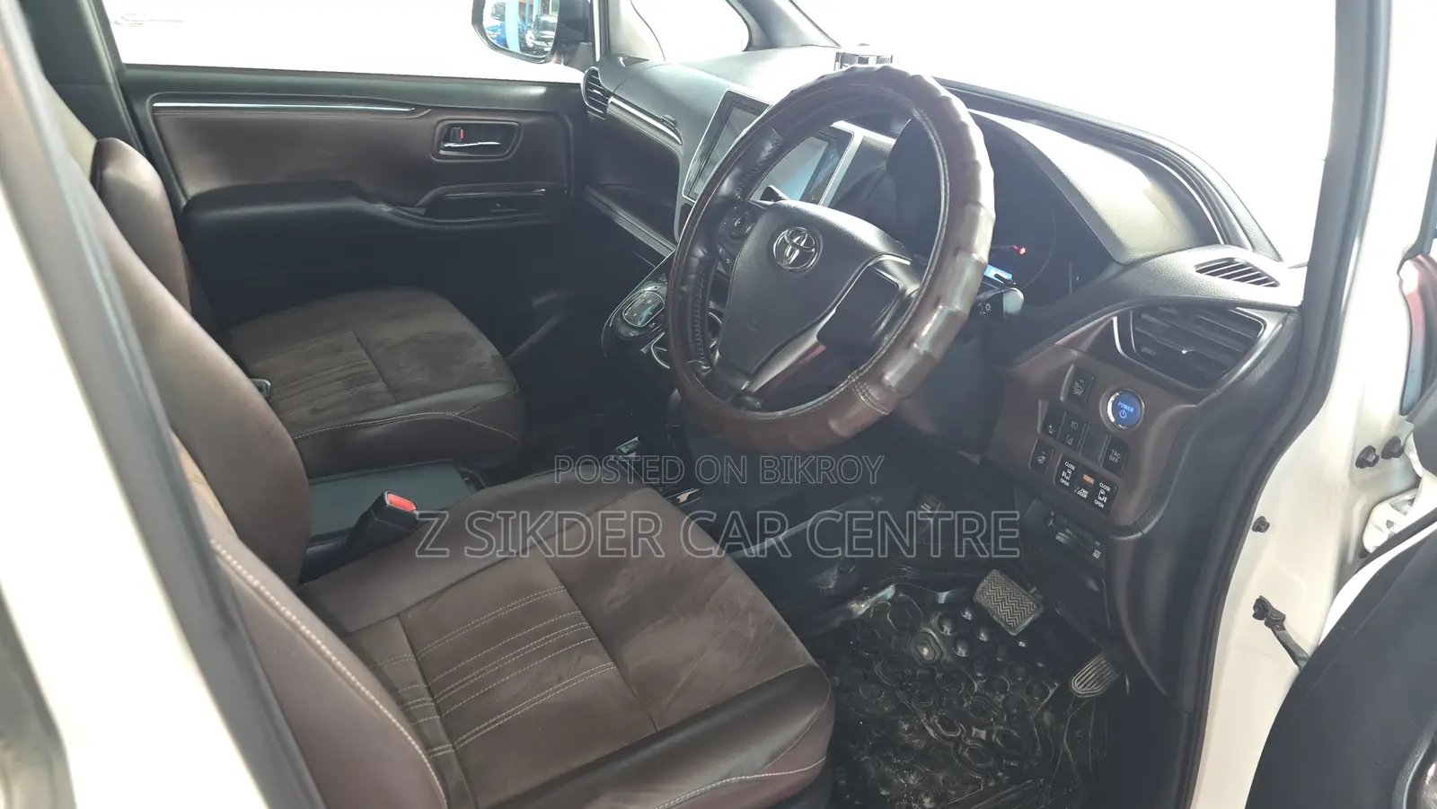 Toyota Esquire 1.8 Front Wheel Drive Hybrid (7 seater) 2018 Pearl