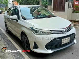 টয়োটা এক্সিও ২০২০ সাদা