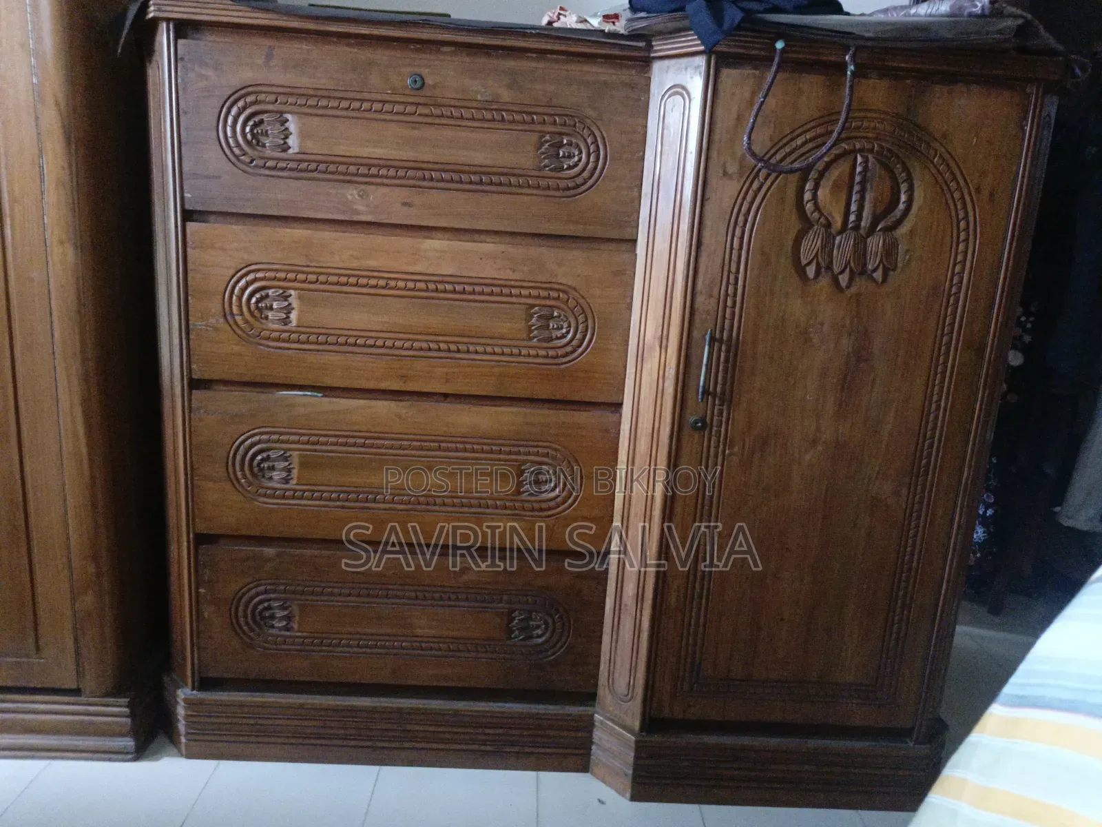 Wardrobe Segun Wood