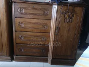 Wardrobe Segun Wood