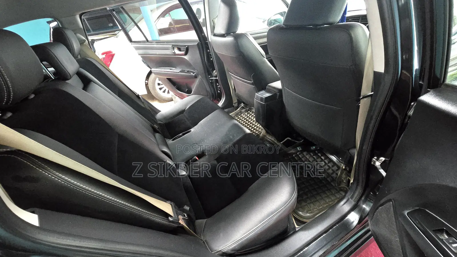 Toyota Corolla Fielder 1.5 Hybrid Front Wheel Drive 2014 Black