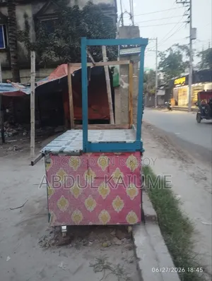 Wooden van cart, with wheels