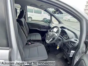 Toyota Noah 2021 Silver