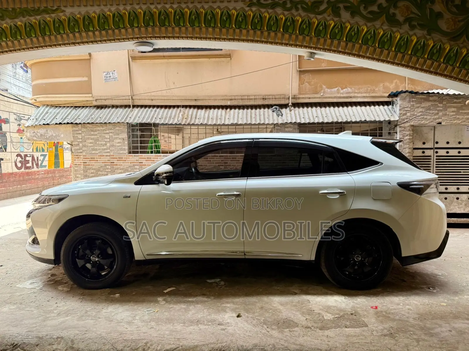 Toyota Harrier 2.0 2015 Pearl