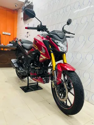 Honda Hornet 2026 Red