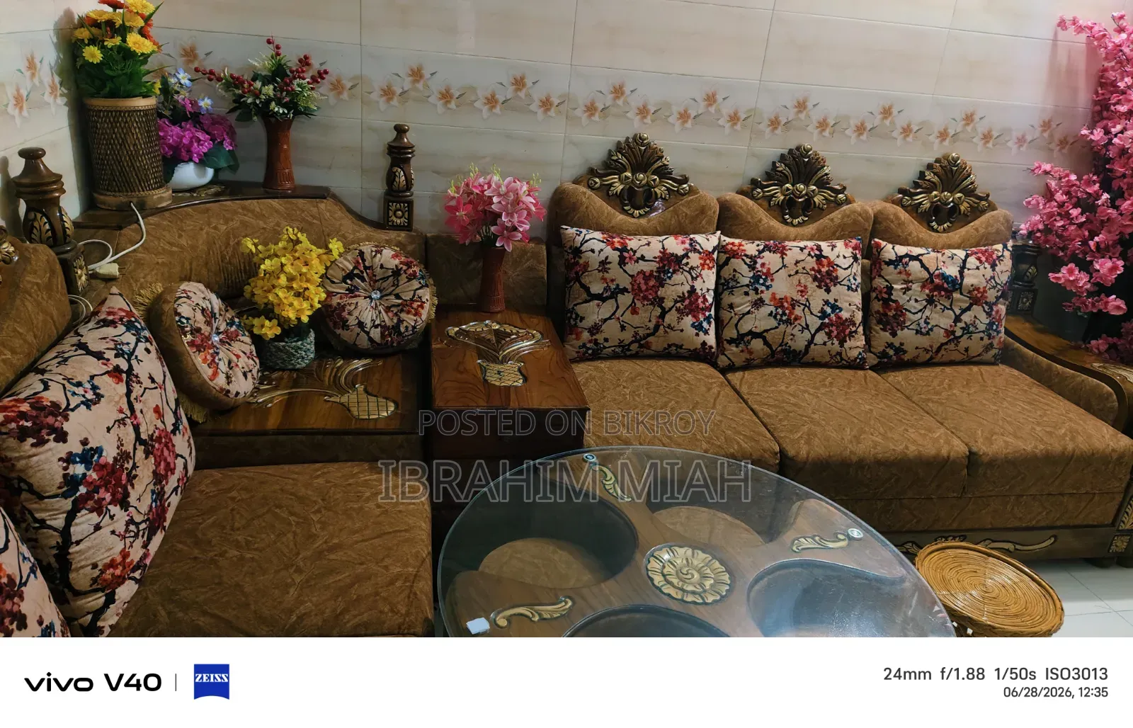 I purchased this corner sofa from Akbar Furniture