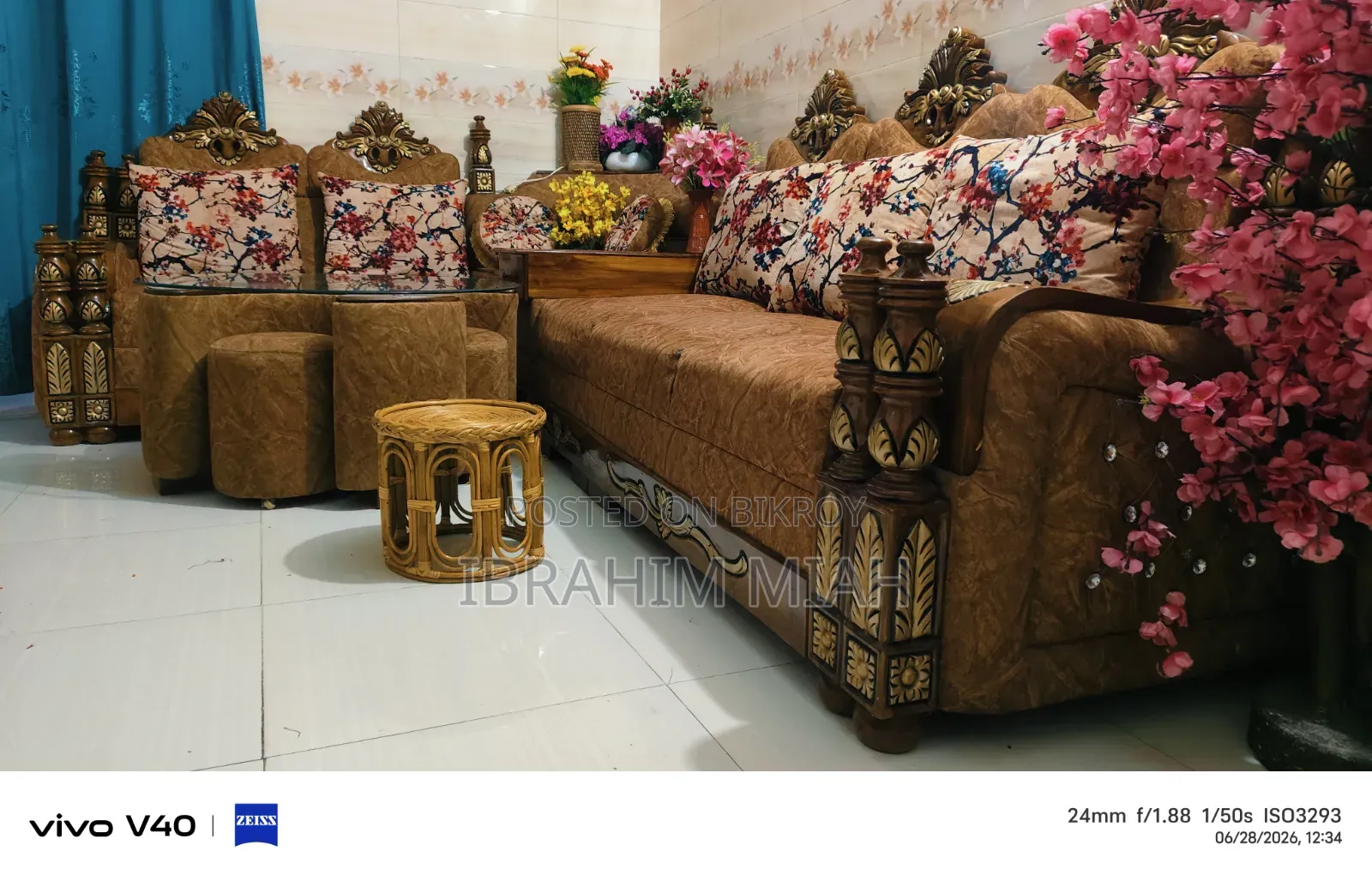 I purchased this corner sofa from Akbar Furniture