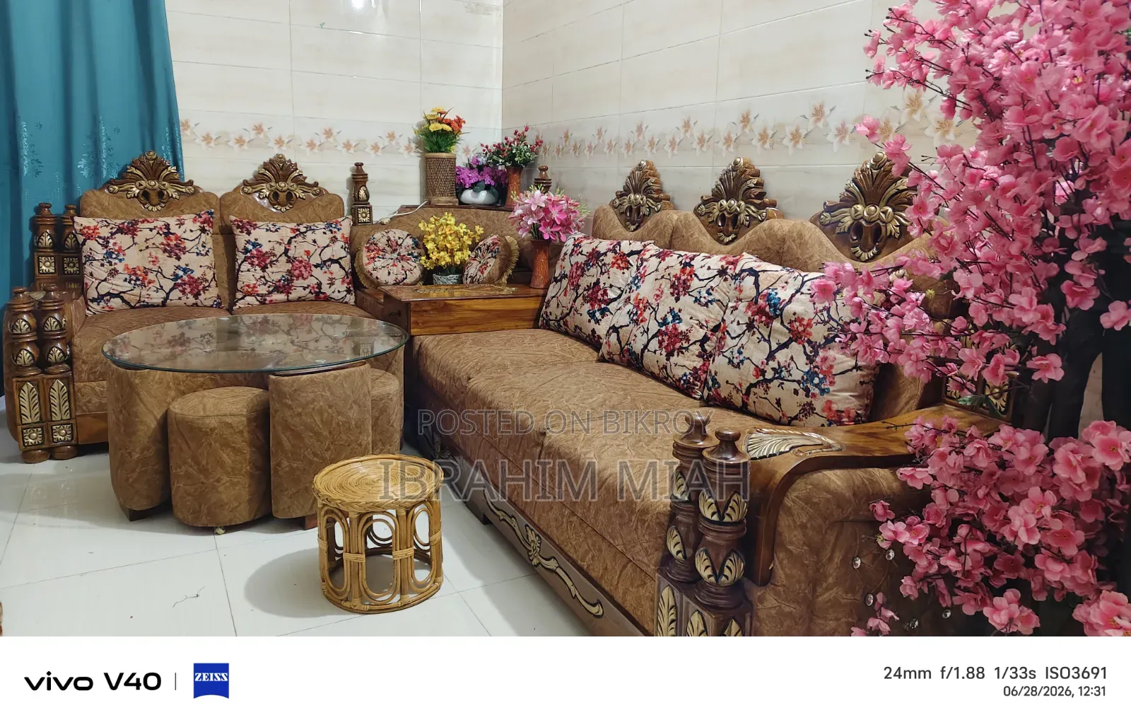 I purchased this corner sofa from Akbar Furniture