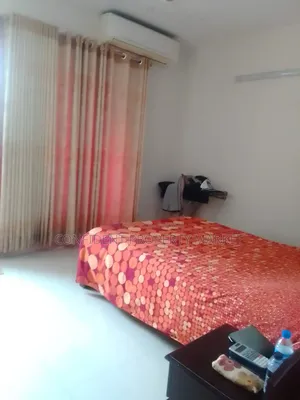 গুলশানে ভাড়ার জন্য ফার্নিশড ৩ বেডরুমের অ্যাপার্টমেন্ট