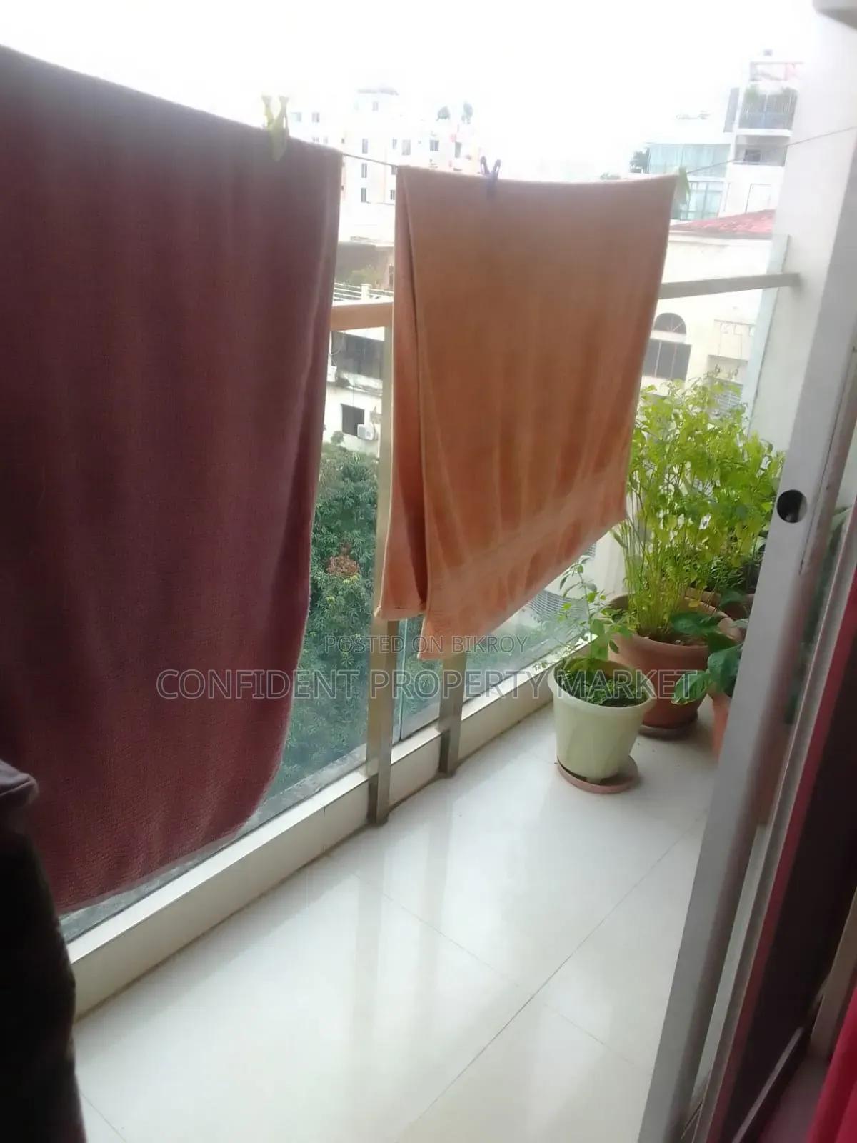 গুলশানে ভাড়ার জন্য ফার্নিশড ৩ বেডরুমের অ্যাপার্টমেন্ট