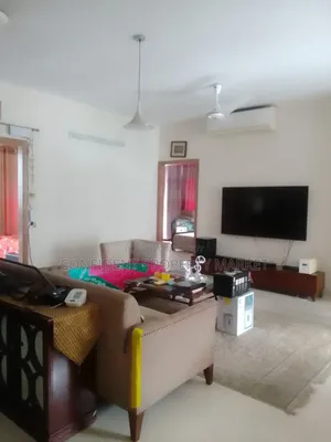 গুলশানে ভাড়ার জন্য ফার্নিশড ৩ বেডরুমের অ্যাপার্টমেন্ট