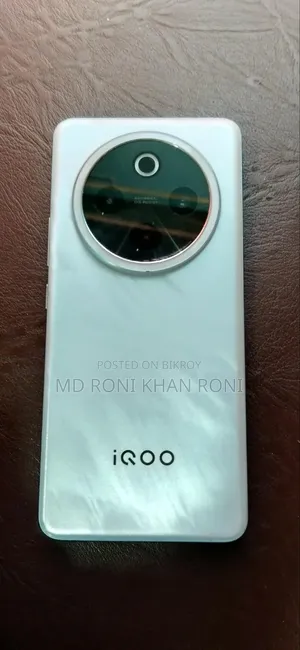 iQOO Z10 128 GB Silver