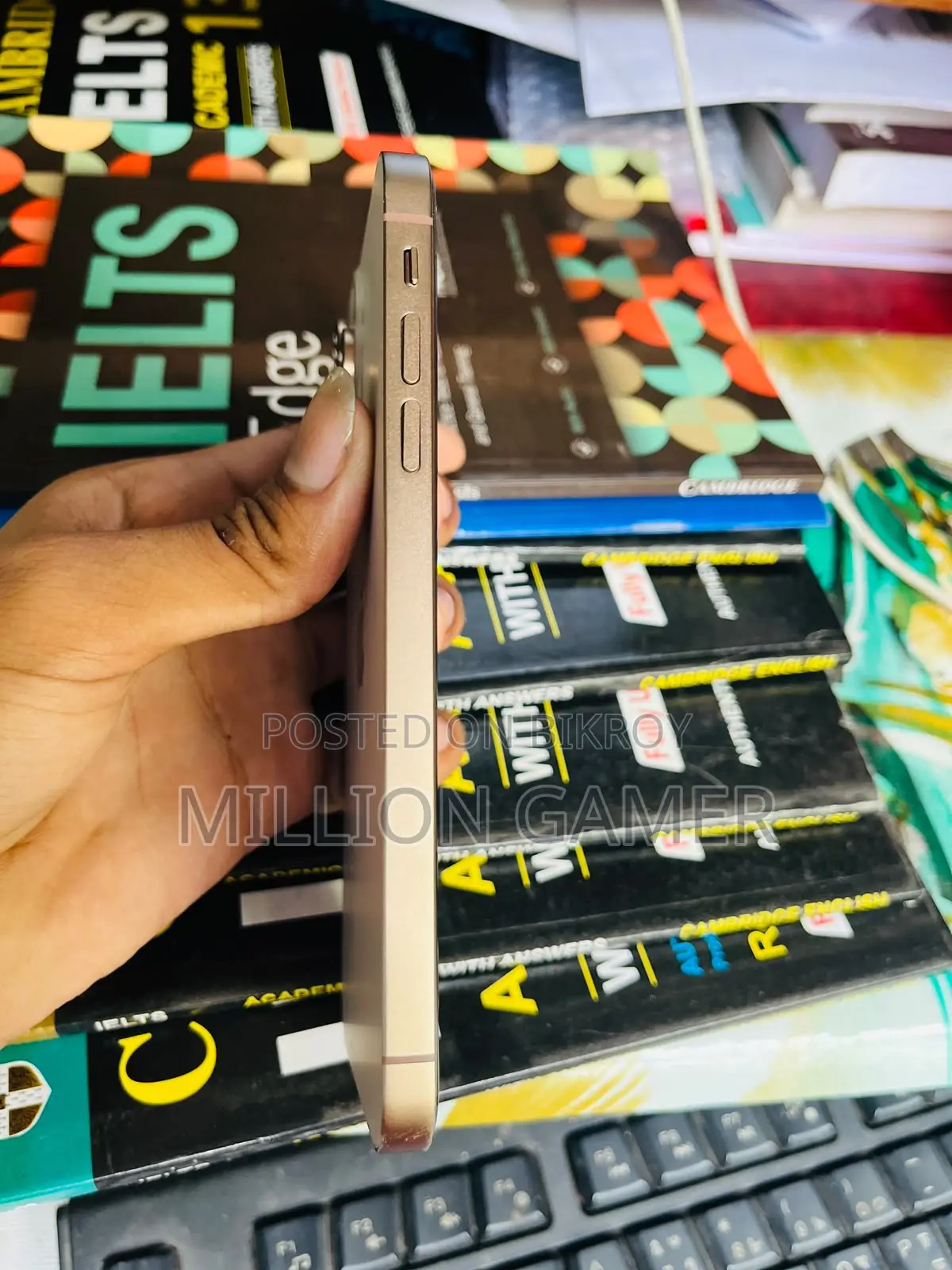 অ্যাপল আইফোন এক্সআর ৬৪ জিবি গোল্ড