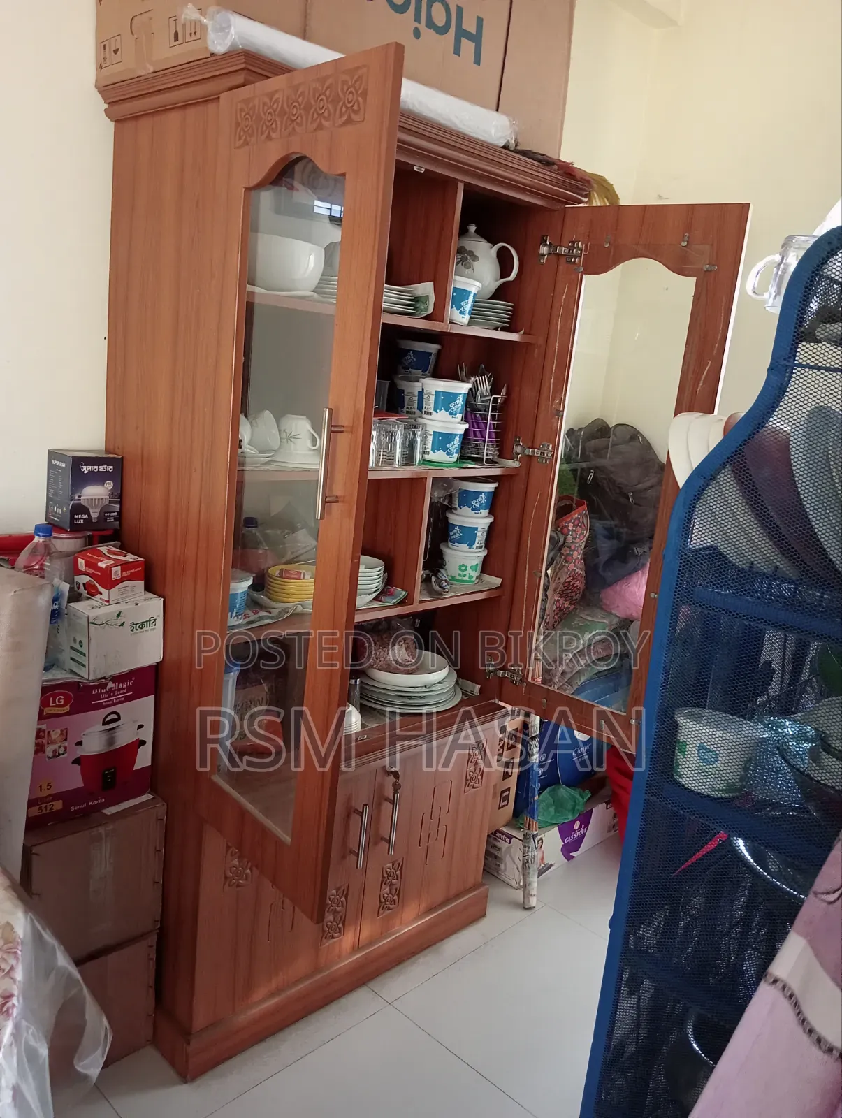 Showcase Sale, Wardrobe, Cabinet Kitchen Uttara Baunia
