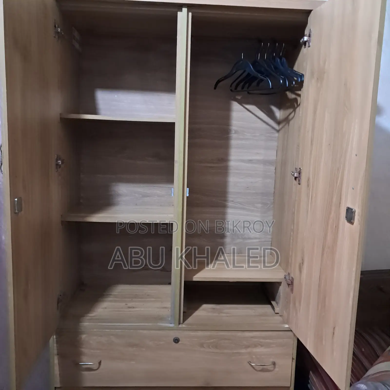 কাপড়ের ওয়ারড্রোব