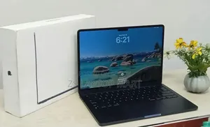 Laptop Apple MacBook Air 2024 M3 16GB Intel Core i5 SSD 256GB