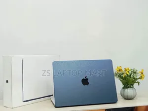 Laptop Apple MacBook Air 2024 M3 16GB Intel Core i5 SSD 256GB