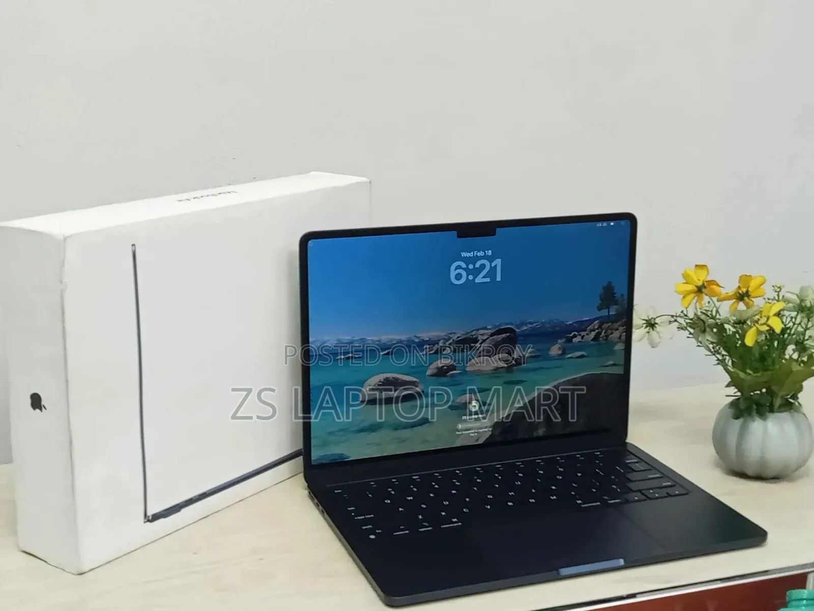 Laptop Apple MacBook Air 2024 M3 16GB Intel Core i5 SSD 256GB