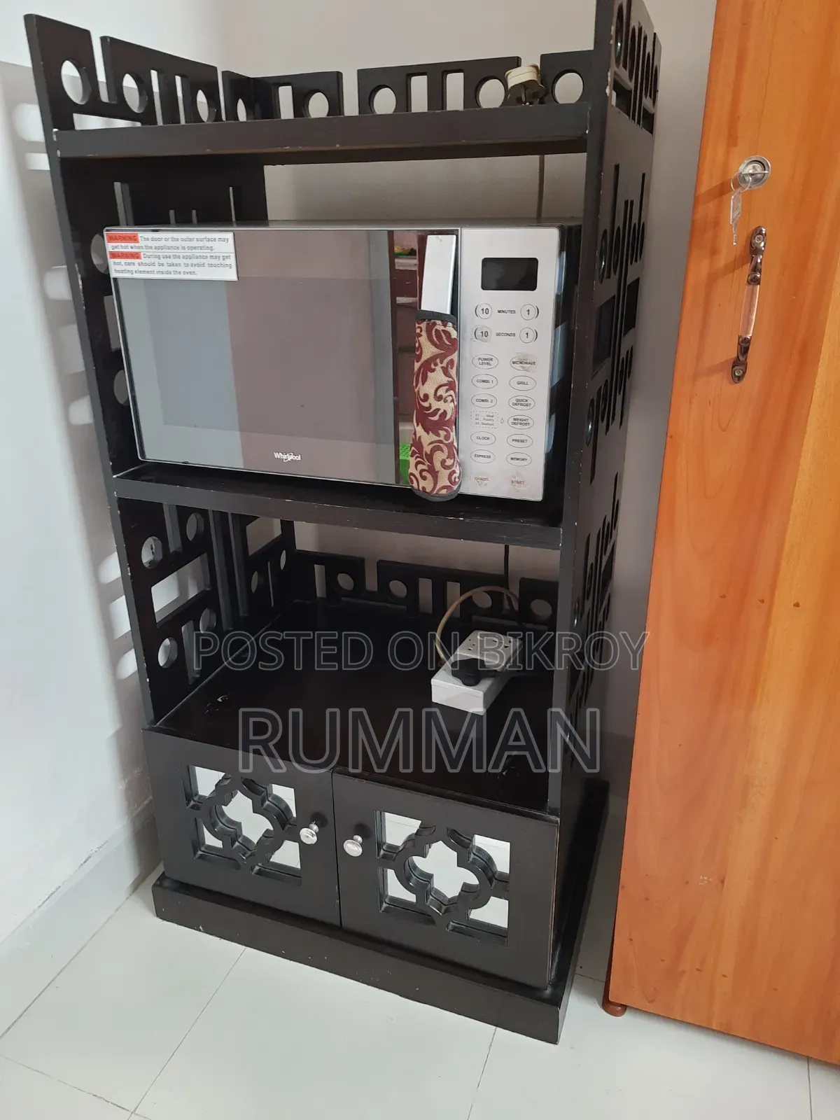 একটি সুন্দর ওভেন র‍্যাক বিক্রি হবে