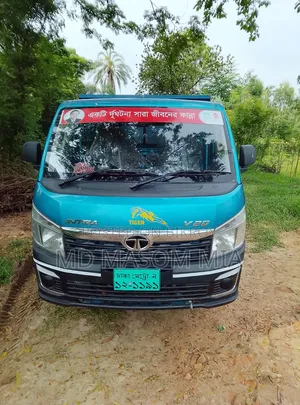 টাটা এস ২০২২ ব্লু