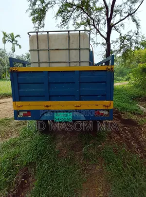 টাটা এস ২০২২ ব্লু