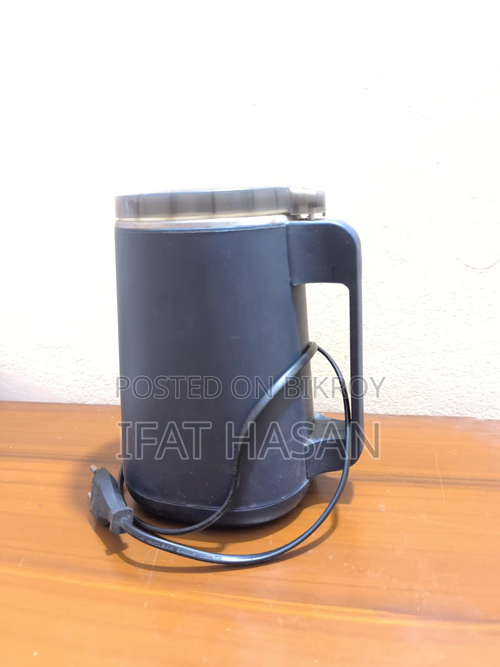 A mini blender, mini grinder, flood light, and webcam for sale