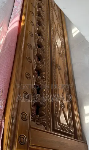 Teak wood bed 6/7 feet, selling because I will buy a new bed