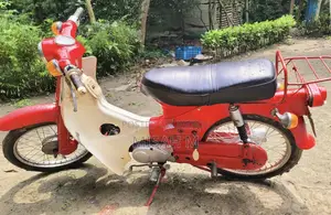 হোন্ডা ১৯৮২ লাল
