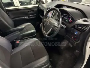 Toyota Noah 1.8 FWD Hybrid (7 seater) 2021 Pearl