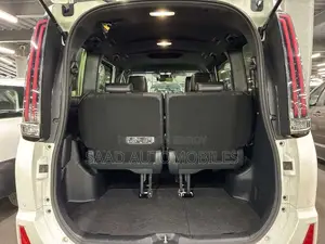 Toyota Noah 1.8 Front Wheel Drive Hybrid (7 seater) 2021 Pearl