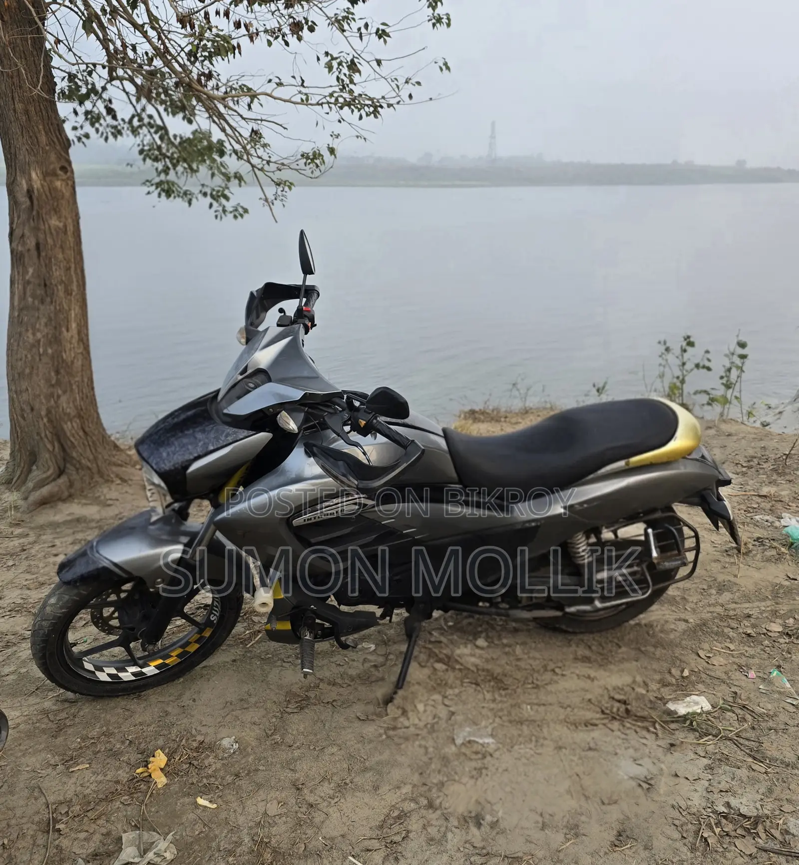 Suzuki Intruder 2016 Gray
