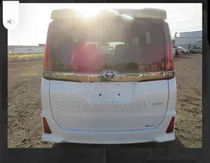 Toyota Noah 1.8 Front Wheel Drive Hybrid (7 seater) 2021 Pearl