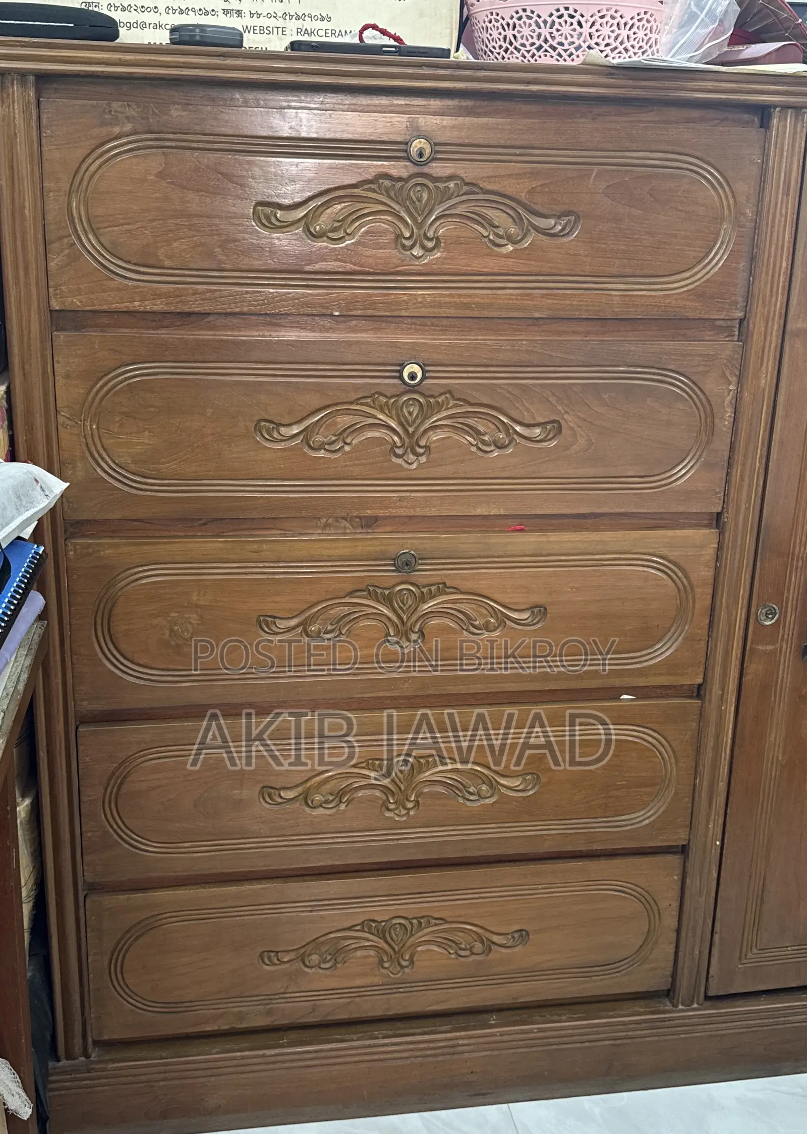 Teak wood wardrobe, selling because I will buy a new one