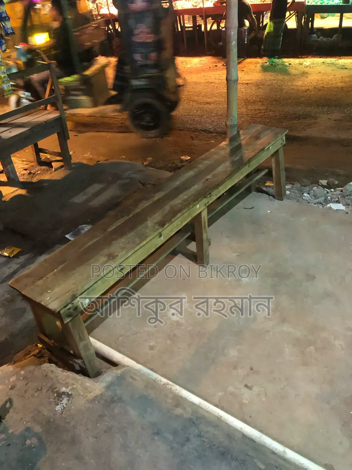 Table, 3 pieces large bench 1 piece small 2 pieces