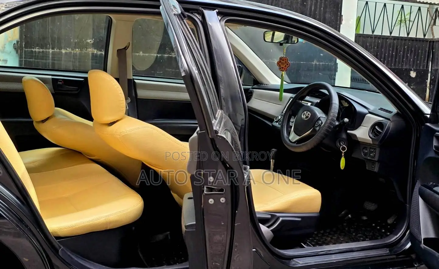Toyota Axio 1.5 Hybrid 2WD 2014 Black