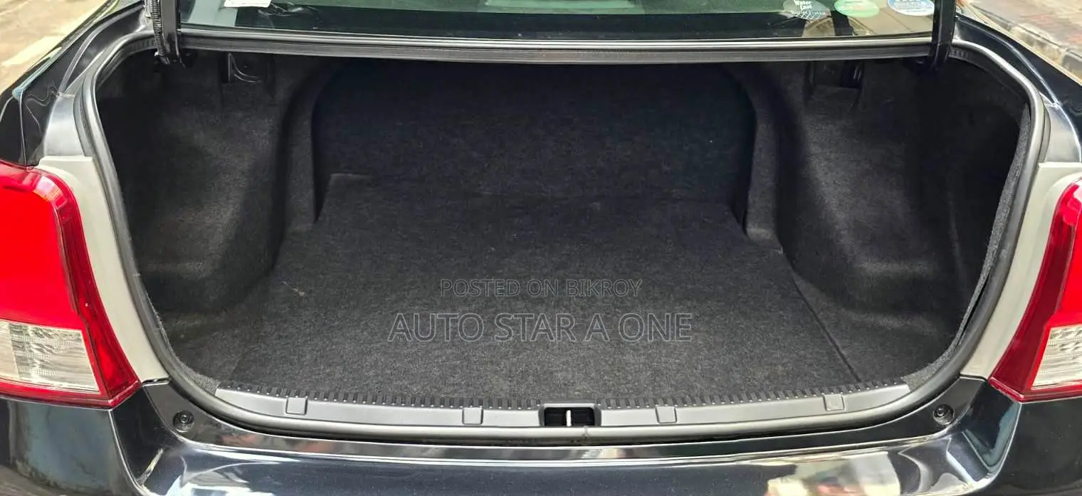 Toyota Axio 1.5 Hybrid 2WD 2014 Black