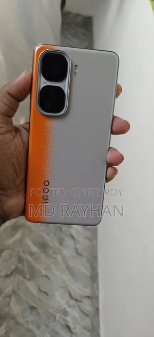 iQOO 11 256 GB Orange