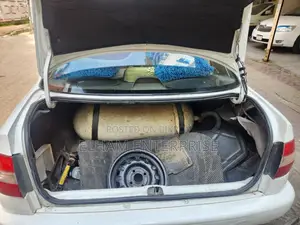 টয়োটা করোলা ১.৬ সেডান ১৯৯৭ সাদা
