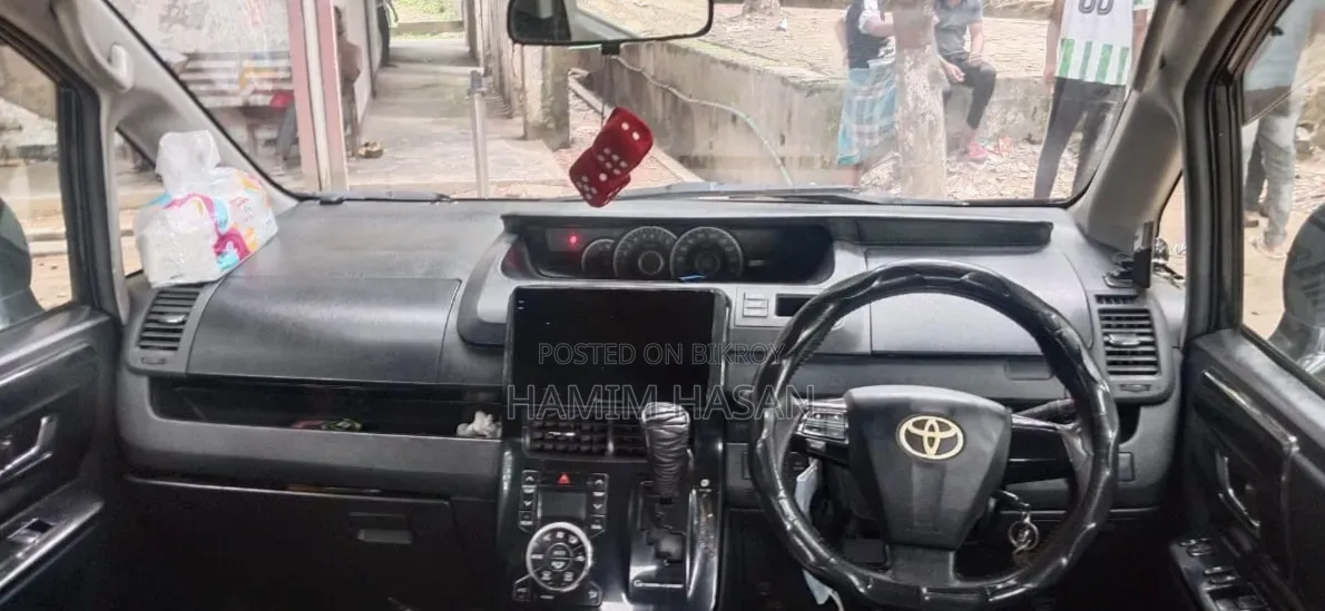 Toyota Noah 2013 Black