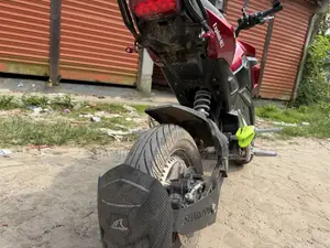 মোটরসাইকেল ২০২৫ লাল