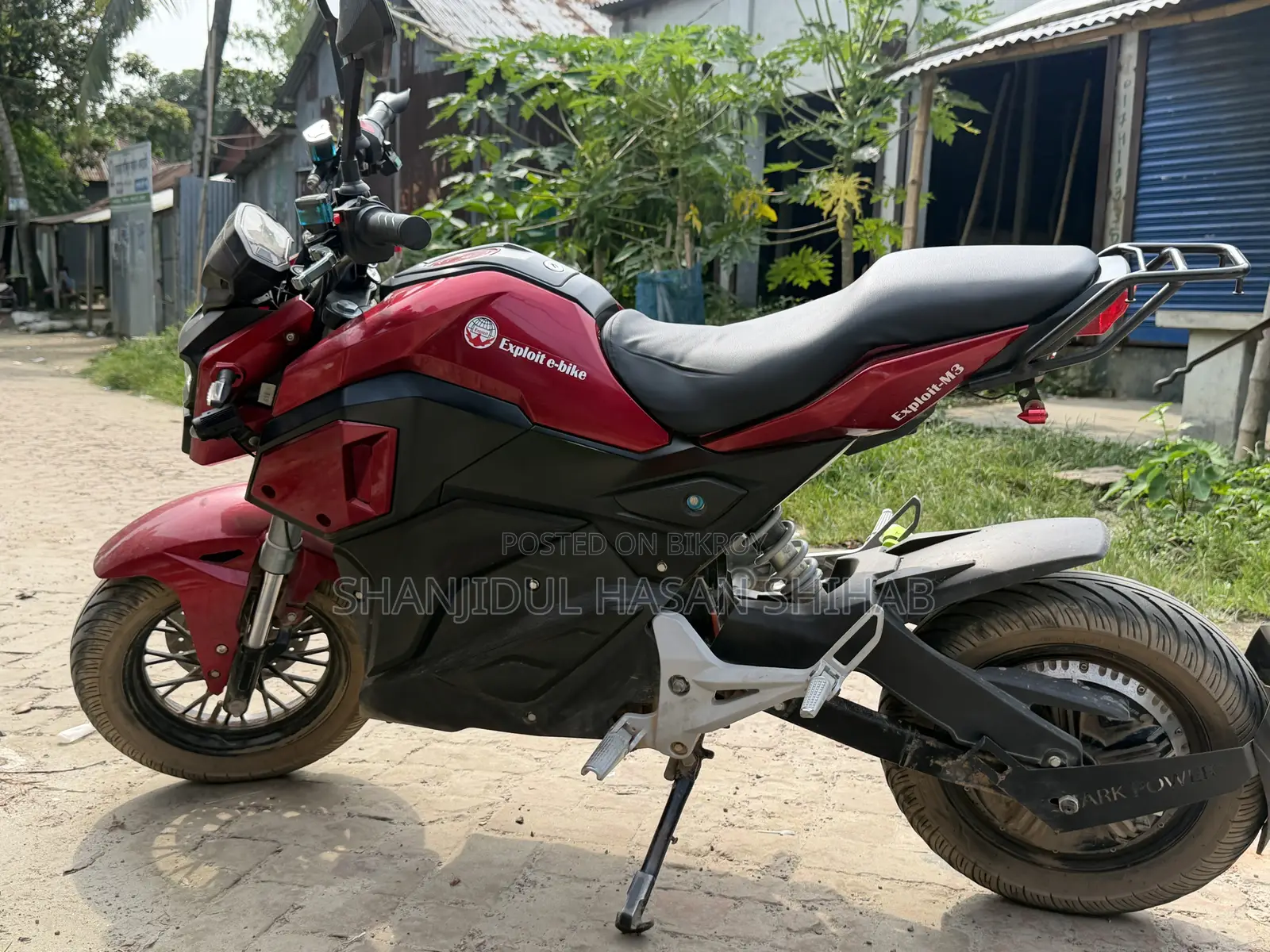 মোটরসাইকেল ২০২৫ লাল