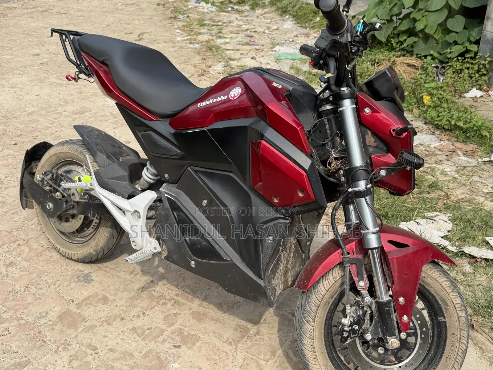 মোটরসাইকেল ২০২৫ লাল