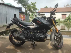 Hero Thriller 160R 4V 2024 Black